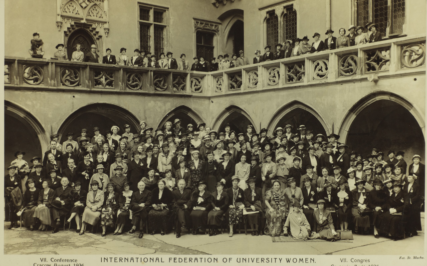 Uczestniczki kongresu w Collegium Maius